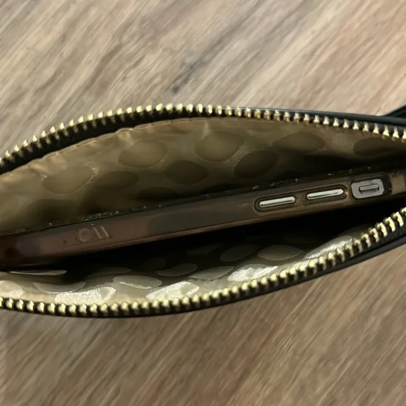 Kate Spade pouch wristlet - Picture 4 of 5